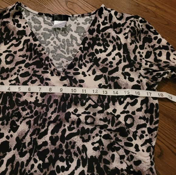 Animal print top with faux belt. - Picture 4 of 6